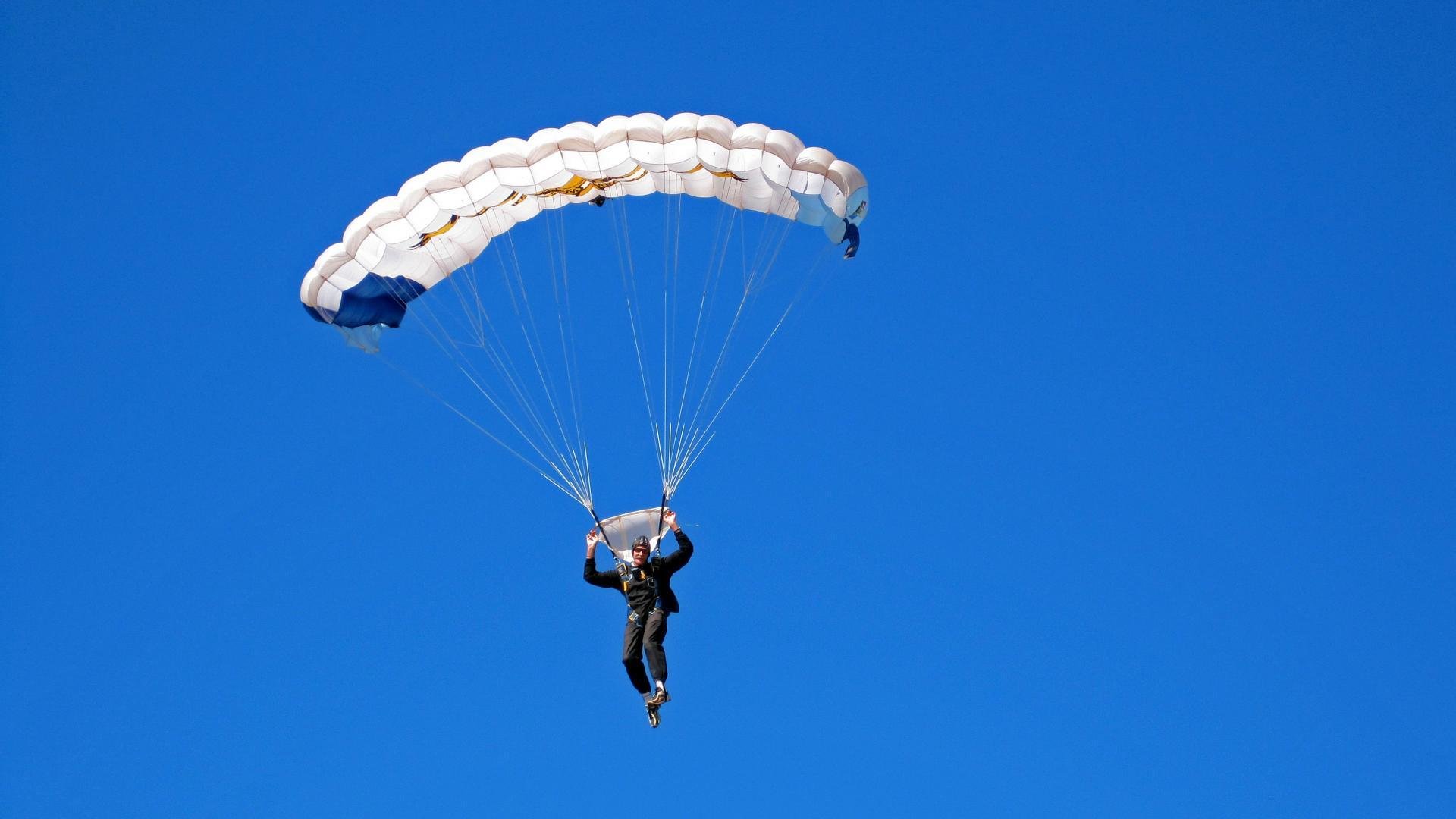 “非凡战术：中锋位置的创新打法揭秘”，中锋实战视频